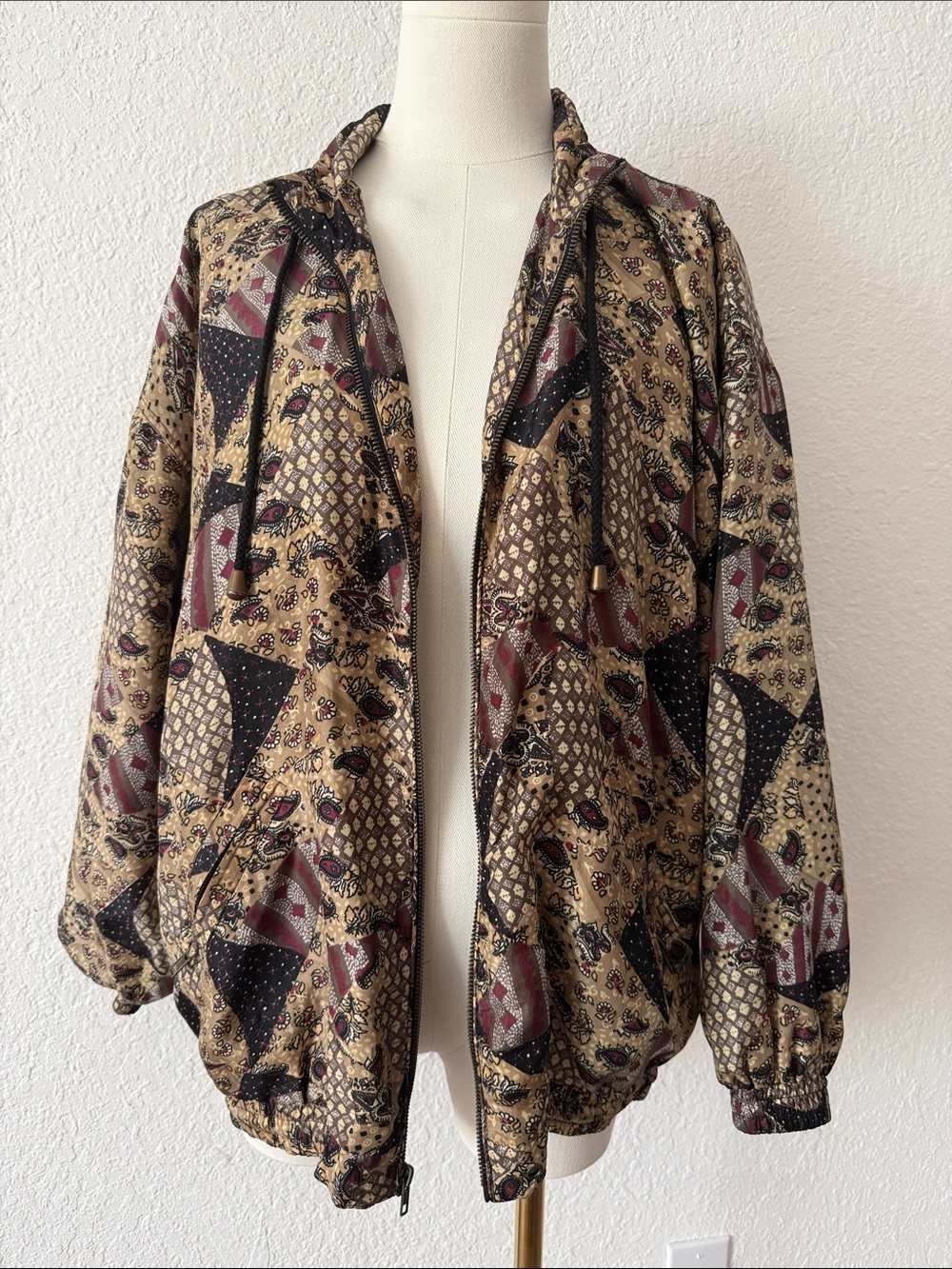 Womens Vintage-Inspired Patch Print Zip Jacket in Tan & Black